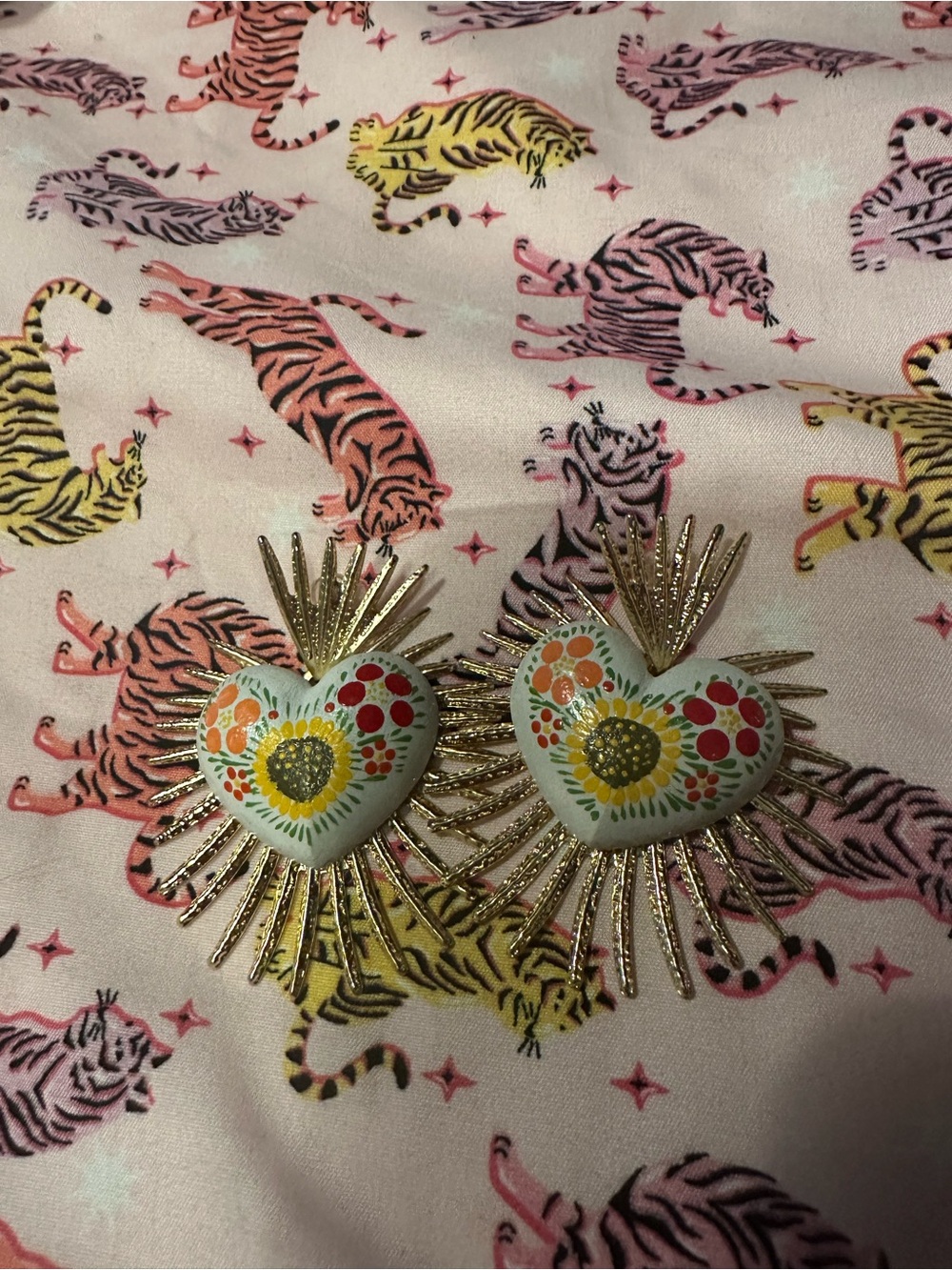 Heart Floral Sunburst Drop Earrings — White and Gold
